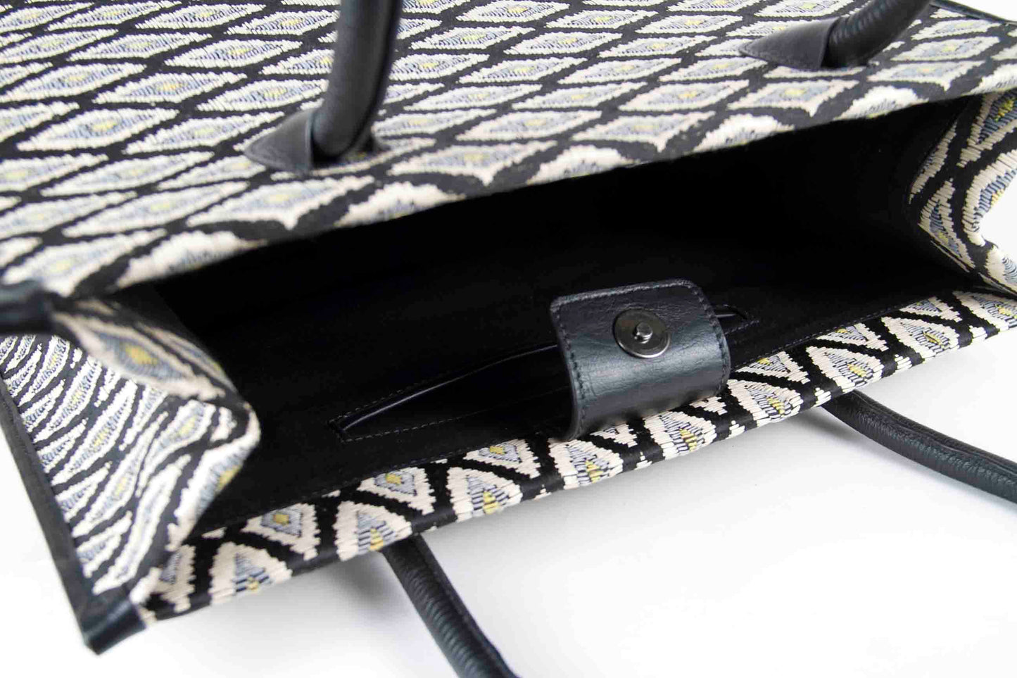 TOTE PINHÃO T. W/TASSEL