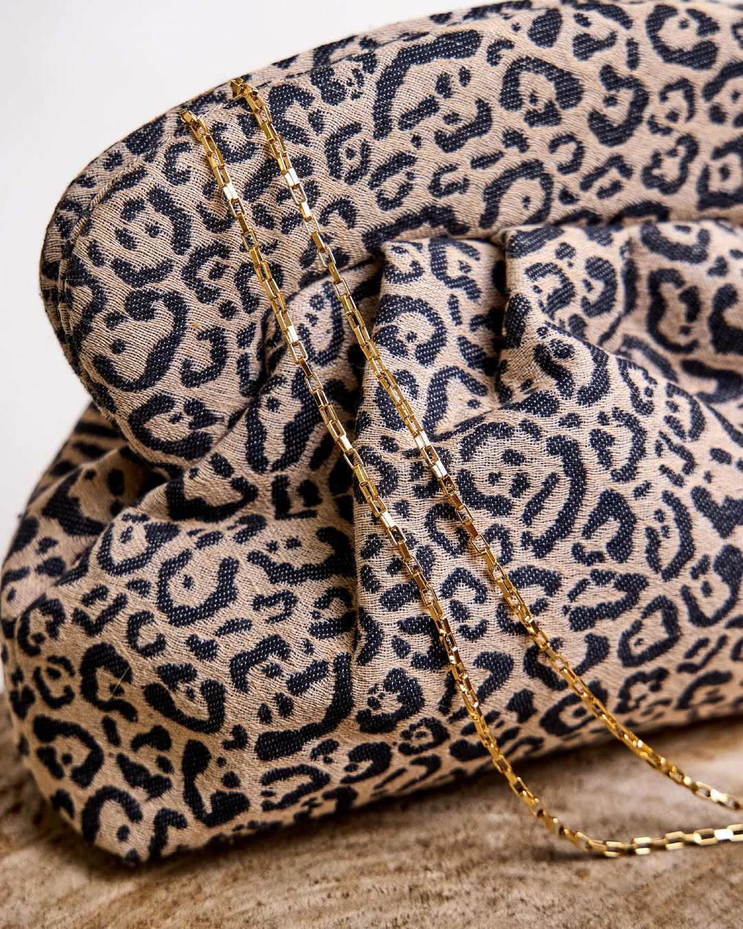 COLLAB GOOD PEOPLE X DOTZ - CLUTCH LEOPARD - S