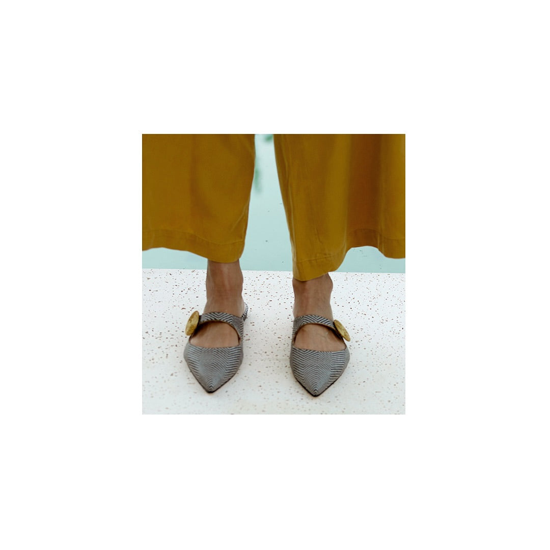 MULE MAURITIA W/CHARM