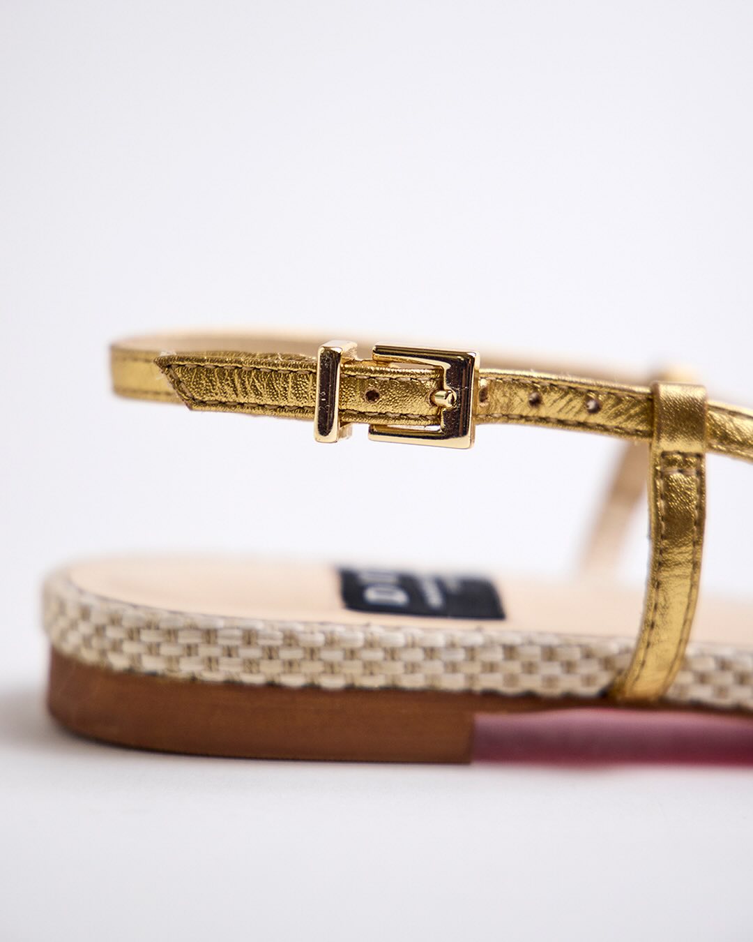 SLINGBACK MARA